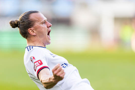 Östers Jesper Jonasson Westermark jublar