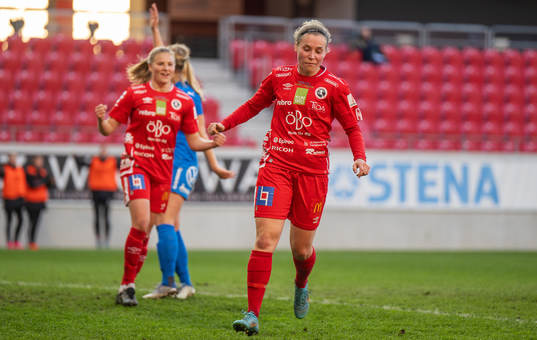 Örebros Heidi Kollanen jublar