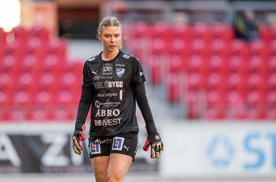 Kalmars målvakt Fanny Jungward deppar