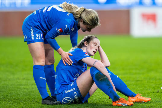 Kalmars Alva Hallengren och Sofia Olsson deppar