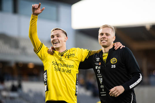 Elfsborgs Jacob Ondrejka och Sveinn Guðjohnsen jublar