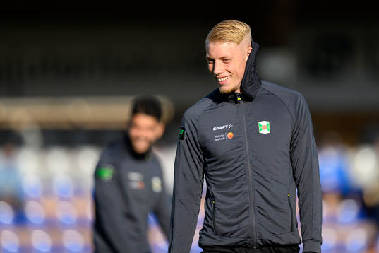 Varbergs Vilmer Rönnberg innan fotbollsmatchen i