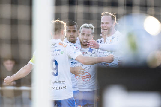 Värnamos Gustav Engvall jublar