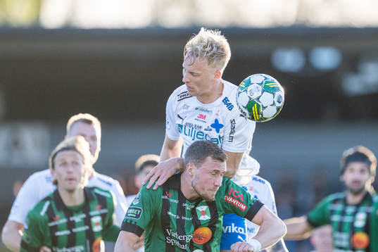 Bläddra bland fler bilder av Fotboll, Allsvenskan, Värnamo - Varberg