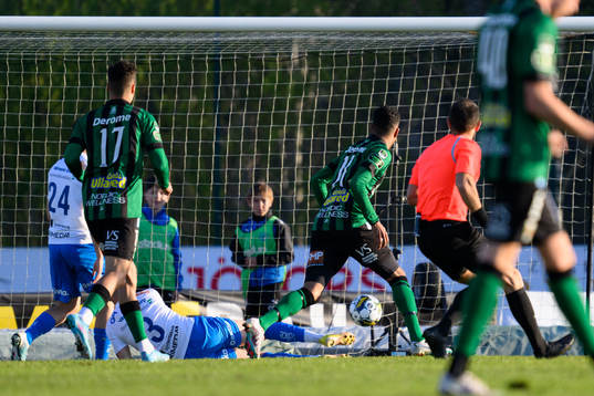 Varbergs Eliton Pardinho Toreta Junior gör 1-2
