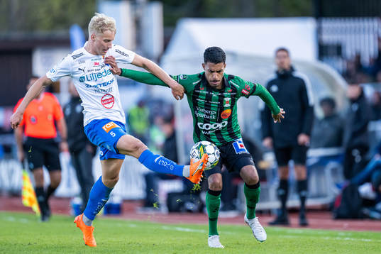 Värnamos Victor Larsson och Varbergs Eliton Pardinho