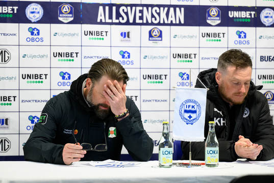 Varbergs huvudtränare Joakim Persson  och Värnamos