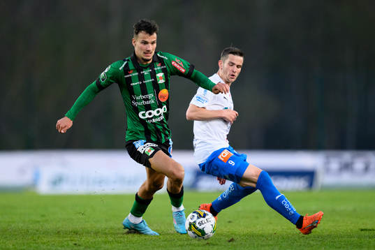 Varbergs Assad Al Hamlawi och Värnamos Oscar Johansson