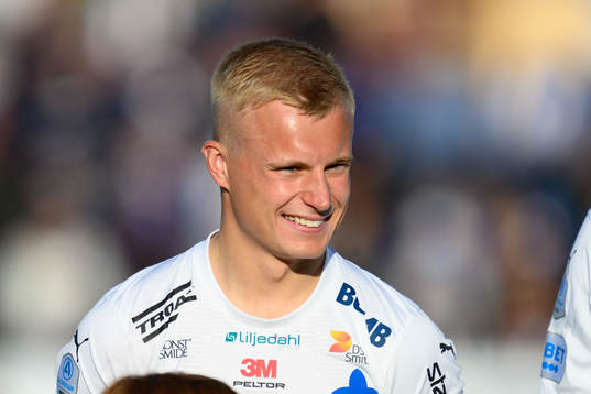 Värnamos Viktor Bergh vid lineup innan fotbollsmatchen i