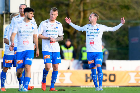 Värnamos Gustav Engvall jublar