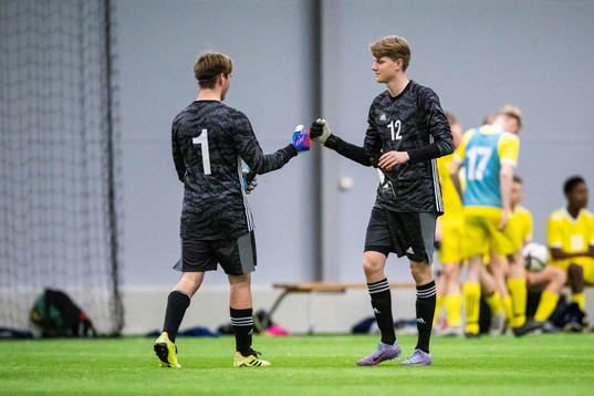 Målvakt Fabian Lindberg och målavkt Ludvig Rönnberg