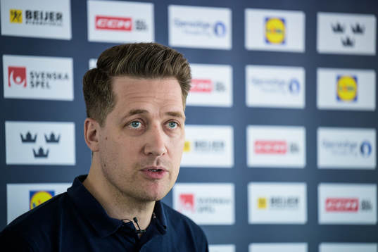 Sam Hallam, head coach of Sweden, at a press conference