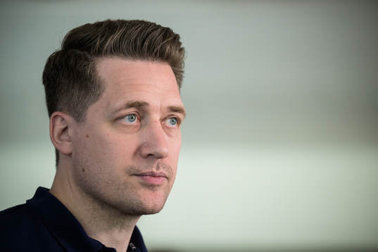 Sam Hallam, head coach of Sweden, at a press conference