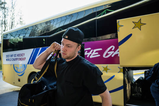 Alexander Nylander of Sweden arrives to the team hotel