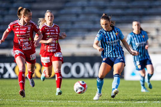 Piteås Olivia Holm och Djurgårdens Tilde Lindwall