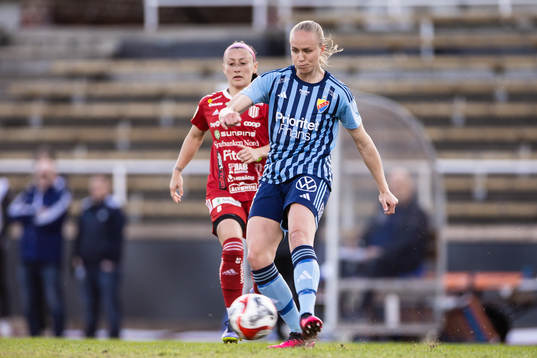 Piteås Katrina Guillou och Djurgårdens Matilda Plan
