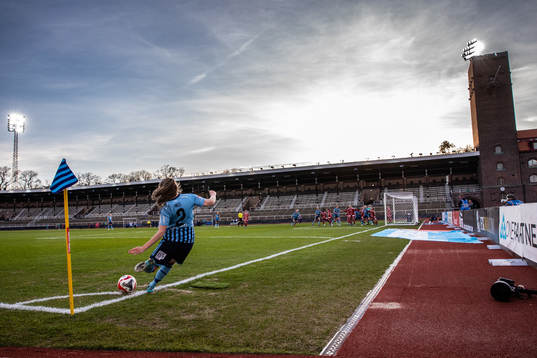 Djurgårdens Ebba Hed med en hörna