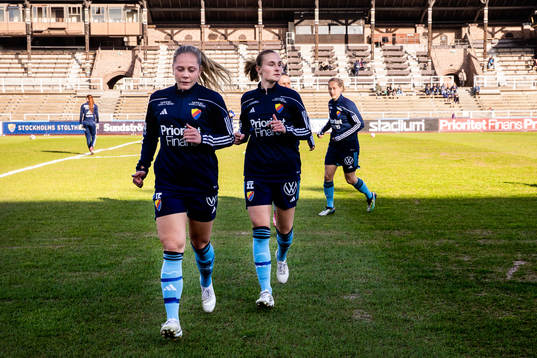 Djurgårdens Alice Bergström och Kamilla Lilhammer Karlsen