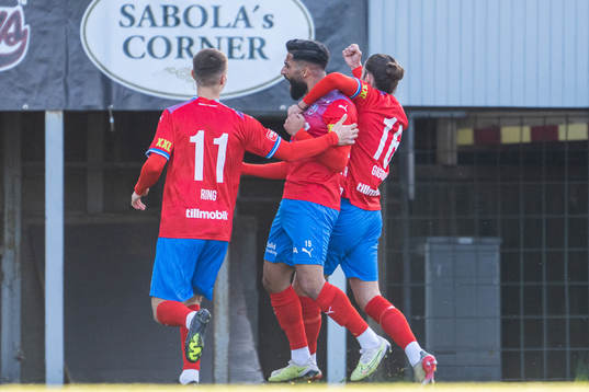 Helsingborgs Amin Al-Hamawi jublar med lagkamrater
