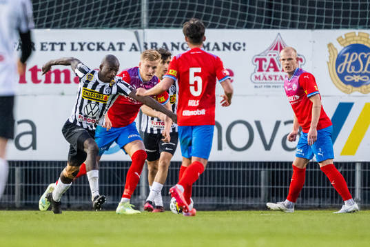 Landskronas Ousmane Diawara och Helsingborgs Casper Widell