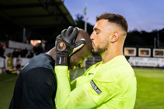 Landskronas Ousmane Diawara och målvakt Amr Kaddoura jublar