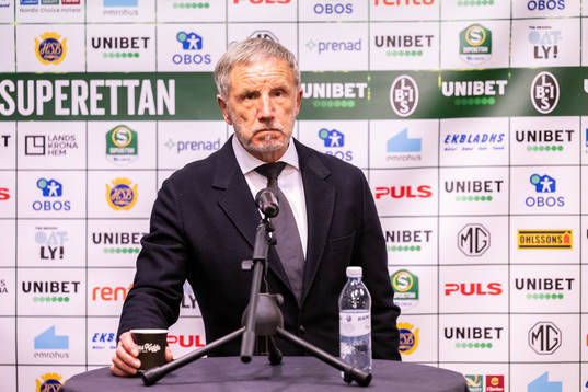 Helsingborgs tränare Stuart Baxter på presskonferensen