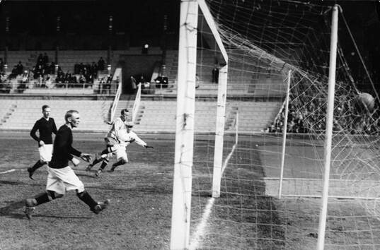 AIK. - Göteborgskamraterna. Matchens enda mål. 10 maj 1923