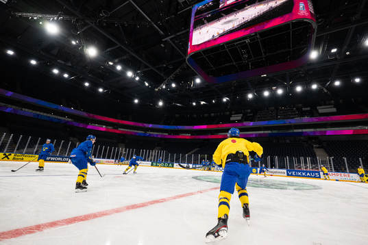 Leo Carlsson and Dennis Everberg of Sweden at a practice