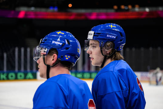 Lucas Raymond and Leo Carlsson of Sweden at a practice