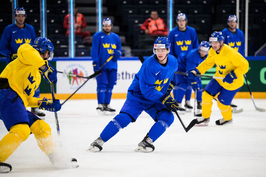 Lucas Raymond of Sweden at a practice session