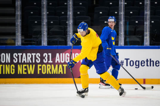 Jacob de la Rose of Sweden at a practice session