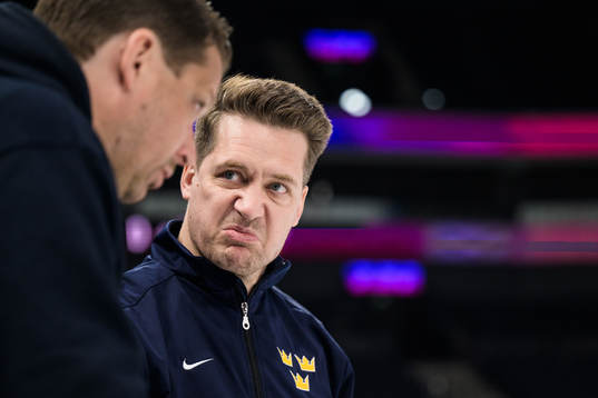Head coach Sam Hallam of Sweden at a practice session
