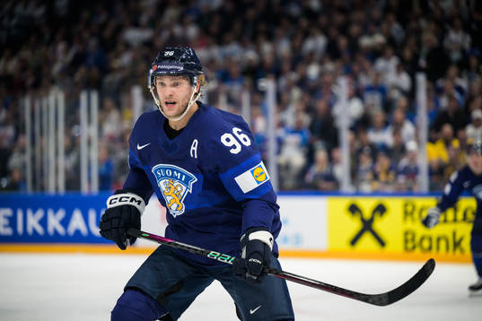 Bläddra bland fler bilder av 2023 IIHF Ice Hockey World Championship, day 1, Finland - USA