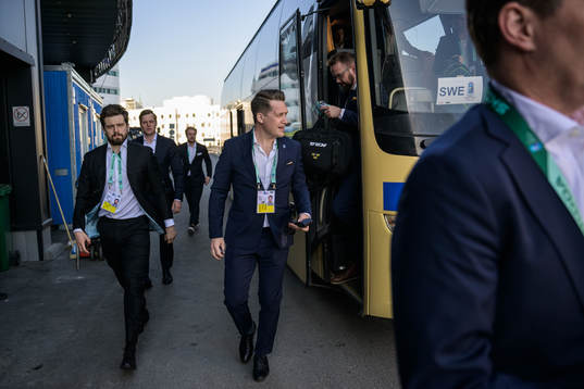 Lukas Bengtsson and head coach Sam Hallam of Sweden arrive