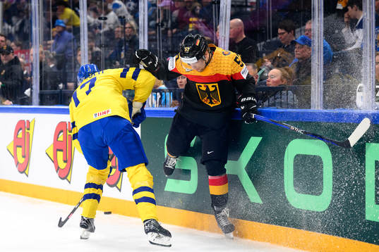 Pär Lindholm of Sweden and Leon Huttl of Germany