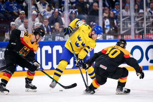 Samuel Soramies and Alexander Ehl of Germany against Carl