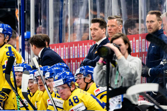 Head coach Sam Hallam of Sweden