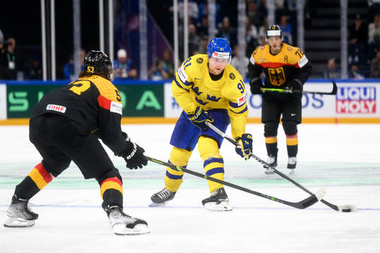 Moritz Seider of Germany and Carl Grundström of Sweden