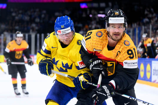 Carl Grundström of Sweden and Moritz Müller of Germany