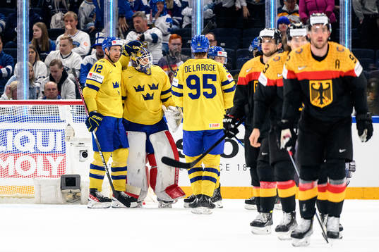 Bläddra bland fler bilder av 2023 IIHF Ice Hockey World Championship, day 1, Sweden - Germany