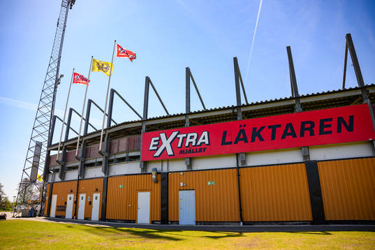 Exteriör vy över Strandvallen Extra Läktaren