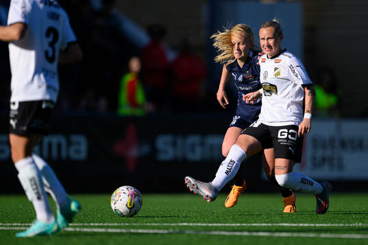 FC Rosengårds Sofie Bruun Bredgaard och Häckens Marika