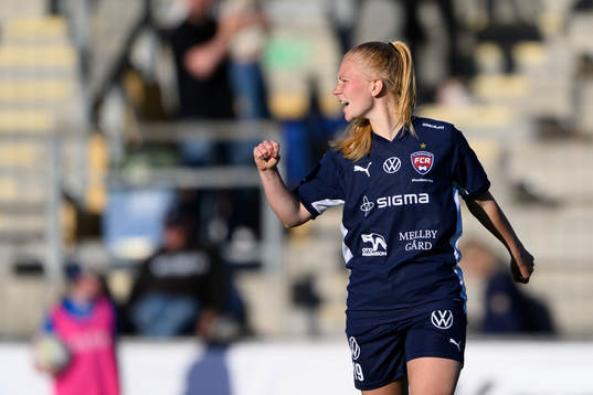 FC Rosengårds Sofie Bruun Bredgaard jublar