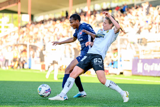 FC Rosengårds Halimatu Ibrahim Ayinde och Häckens Anna