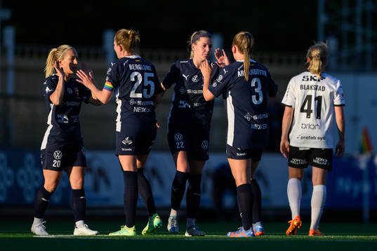 FC Rosengårds Olivia Schough jublar
