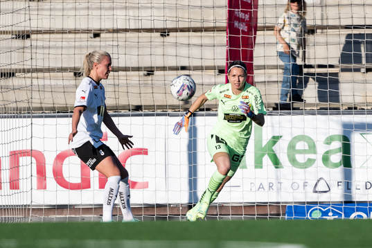 Häckens målvakt Jennifer Falk