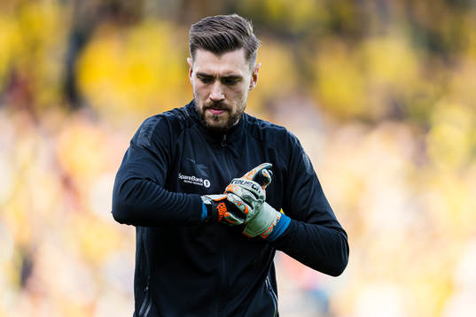 Nikita Haikin of Bodø/Glimt warms up