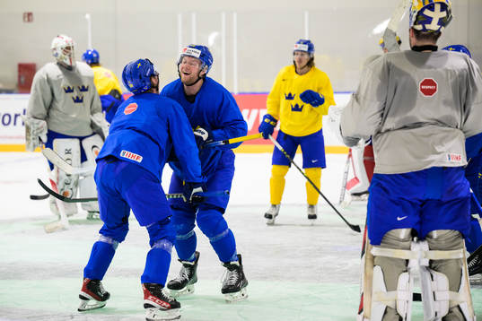 Rasmus Sandin and Alexander Nylander of Sweden at a