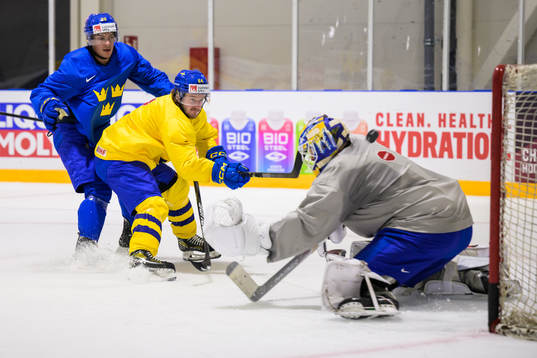 André Petersson and Jonathan Pudas of Sweden at a practice