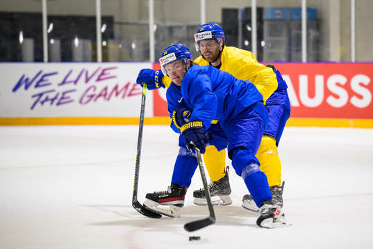 Rasmus Sandin and Oscar Lindberg of Sweden at a practice